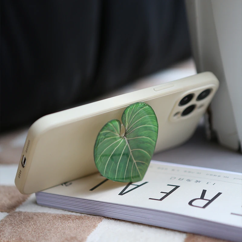 Glossy Simulation Leaf Phone H - Phone Accessories Vending Machine recension och pris